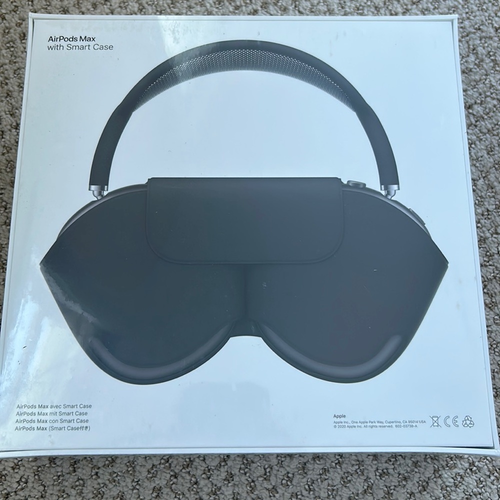 Apple Air Pods Max With Smart Case